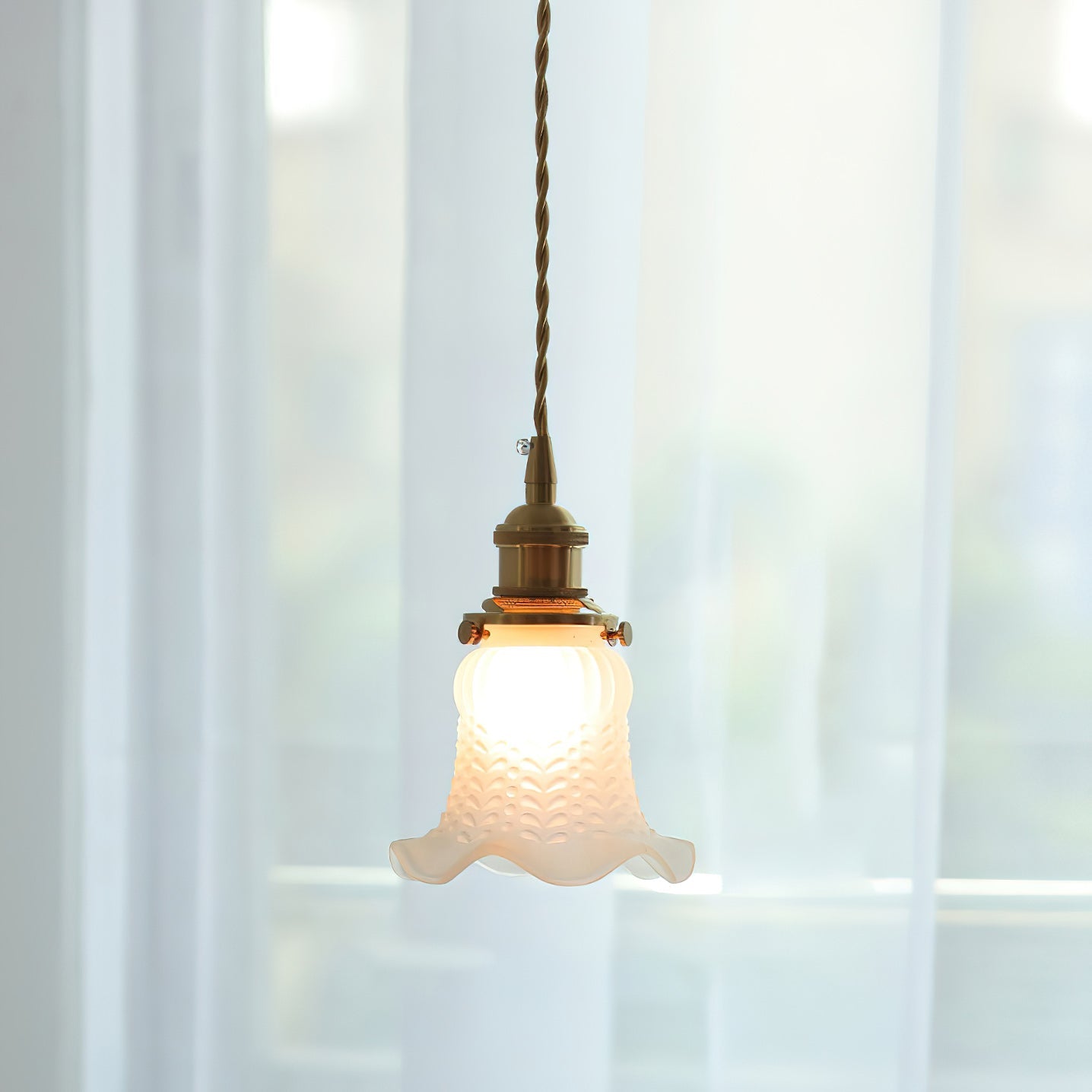 Flower-Shaped Glass Pendant Light with Brass Frame