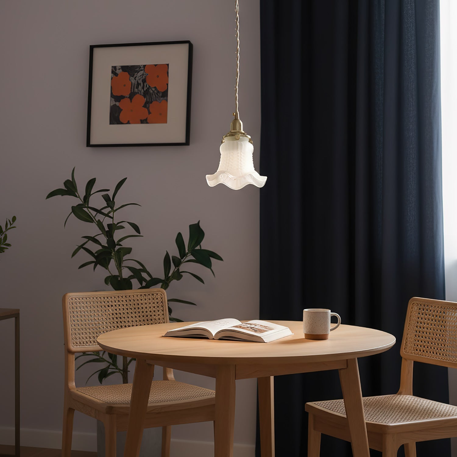 Flower-Shaped Glass Pendant Light with Brass Frame
