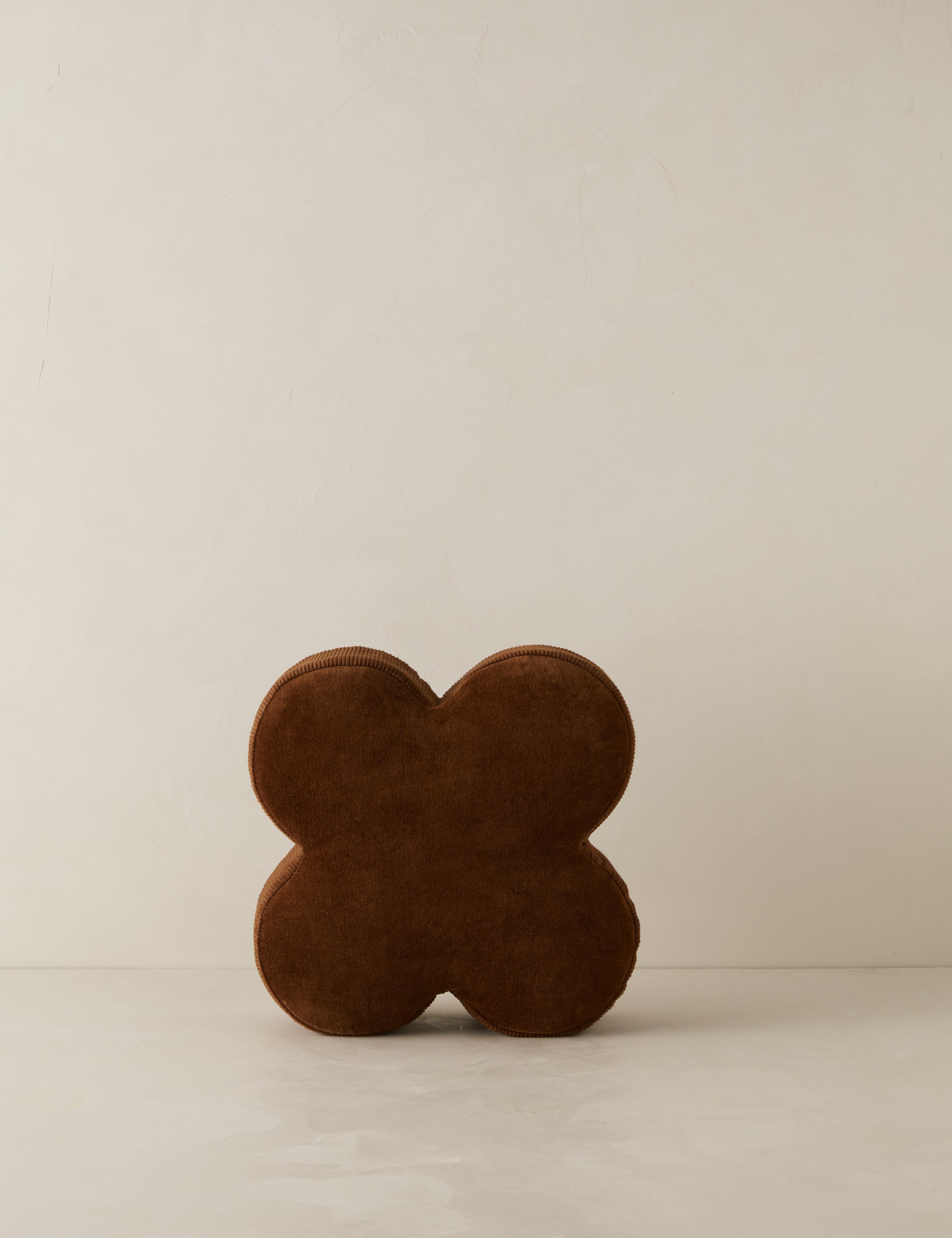 Luxe Clover Pillow | Soft Velvet, Playful Shape