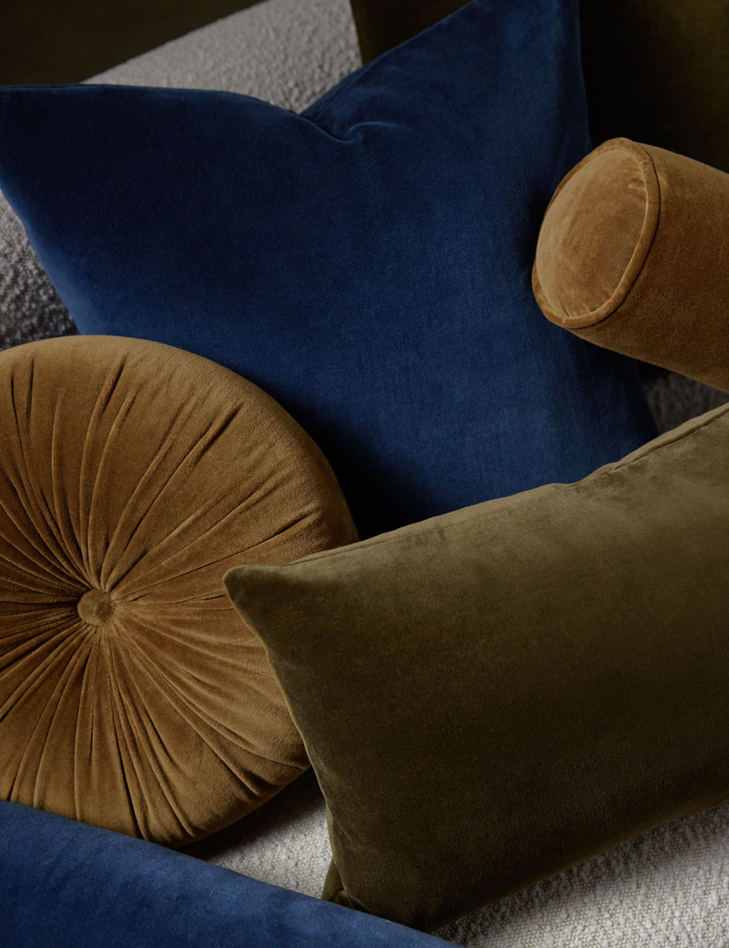 Bela Velvet Pillow | Luxurious Texture, Elegant Finish