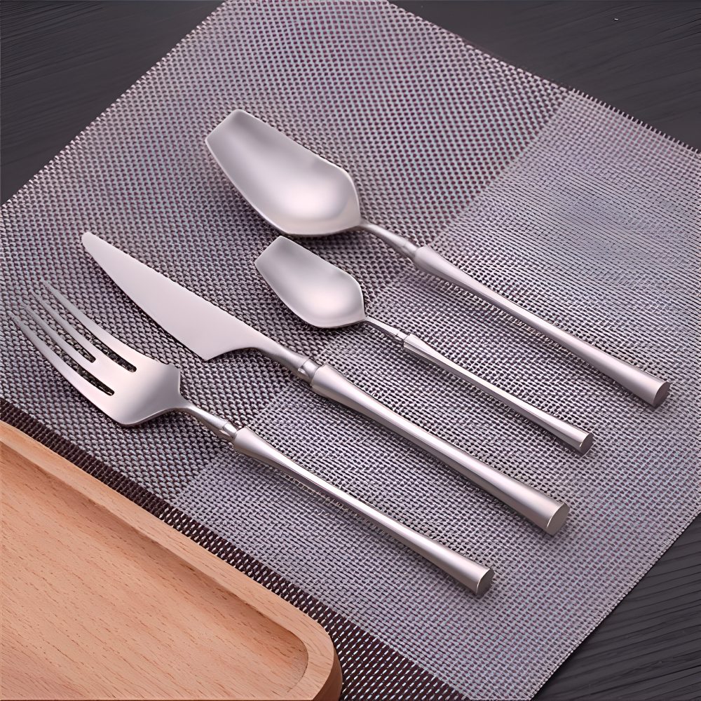 Aurevian – Black Cutlery Set 4 Or 16 Pieces With Golden Details