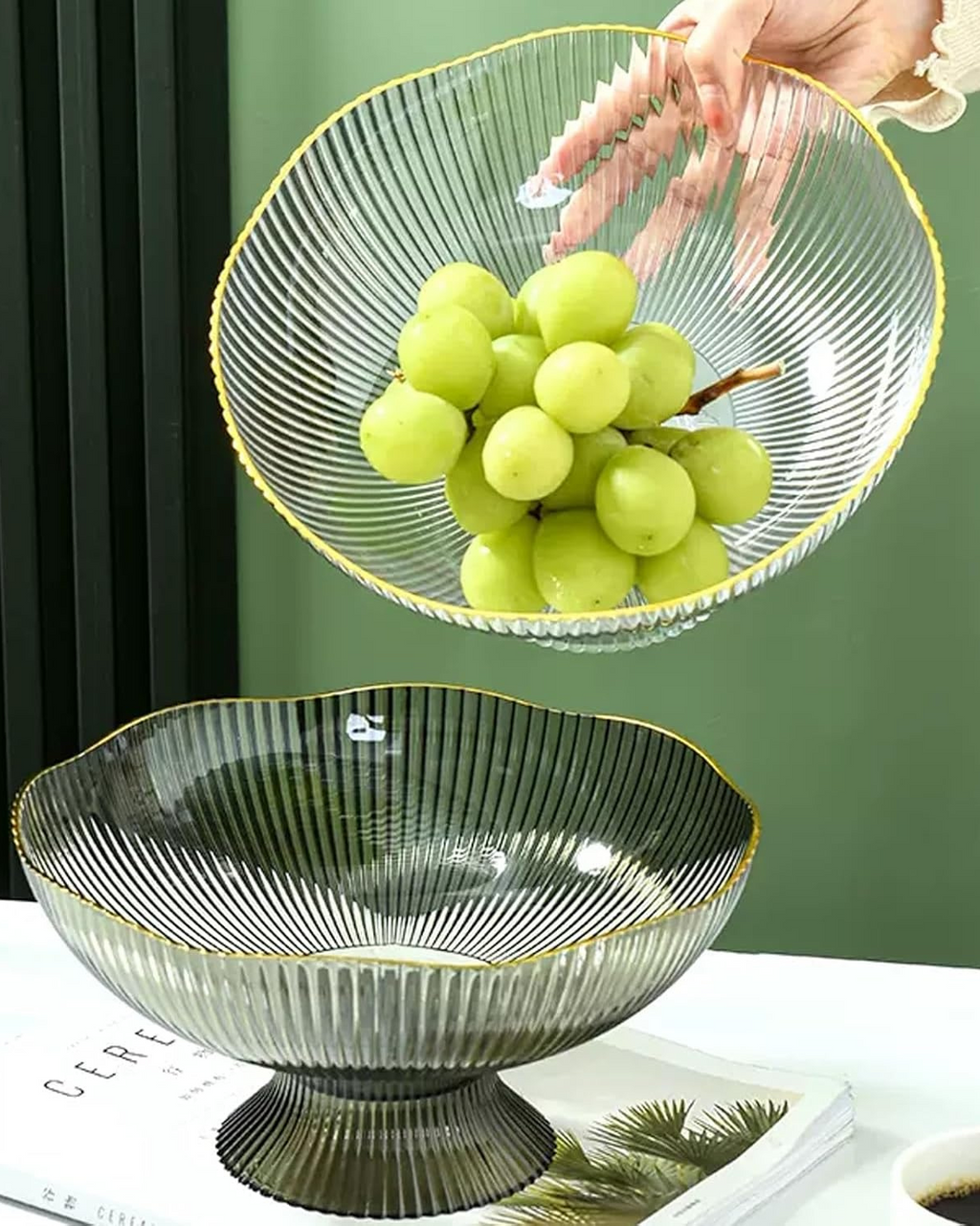 VéraLuxe: Ceramic Fruit Bowl with Ribbed Texture & Golden Edge – for Dining Table & Kitchen