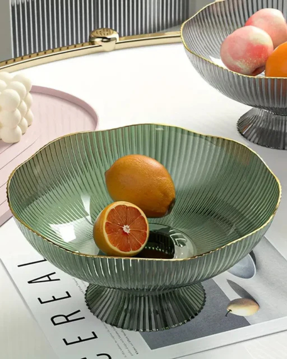 VéraLuxe: Ceramic Fruit Bowl with Ribbed Texture & Golden Edge – for Dining Table & Kitchen