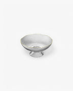 VéraLuxe: Ceramic Fruit Bowl with Ribbed Texture & Golden Edge – for Dining Table & Kitchen