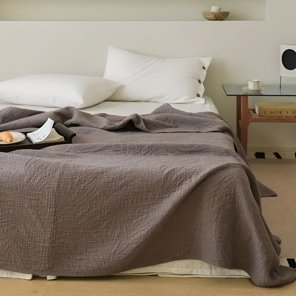 VerdeWebstuhl: Cotton blankets made of cotton with a stylish leaf pattern and easy-care lightness – for bedrooms and living rooms