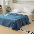 VerdeWebstuhl: Cotton blankets made of cotton with a stylish leaf pattern and easy-care lightness – for bedrooms and living rooms