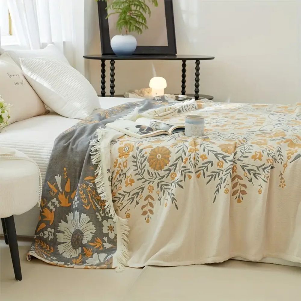 VersaillesBloom: Cozy Cotton Blanket with Floral Jacquard Look & Reversible Use – for Couch & Bedroom