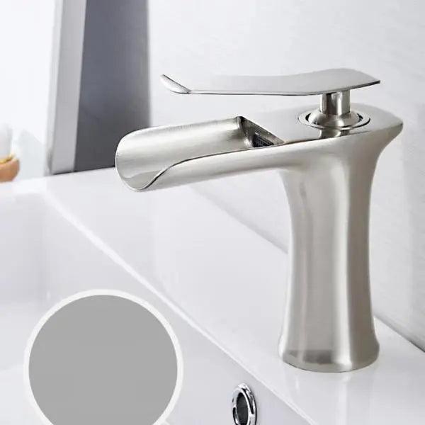 VetroLux: Elegant Sink Faucet – Golden Fixture for a Modern Bathroom Environment