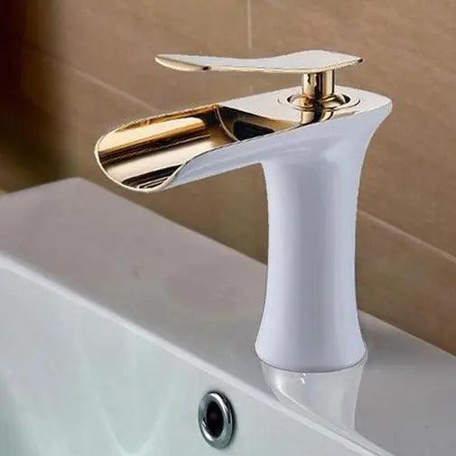VetroLux: Elegant Sink Faucet – Golden Fixture for a Modern Bathroom Environment
