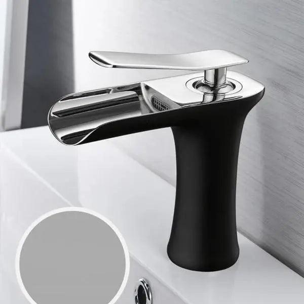 VetroLux: Elegant Sink Faucet – Golden Fixture for a Modern Bathroom Environment