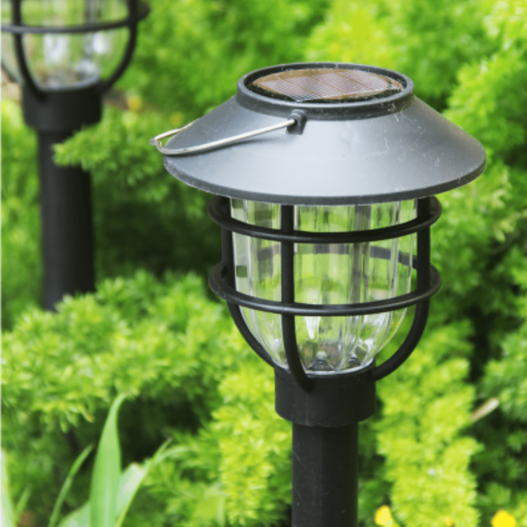 Solvique – Vintage Solar LED Path Lighting