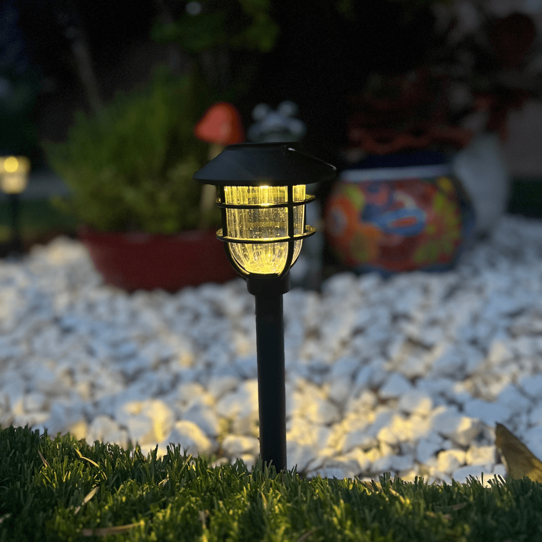 Solvique – Vintage Solar LED Path Lighting