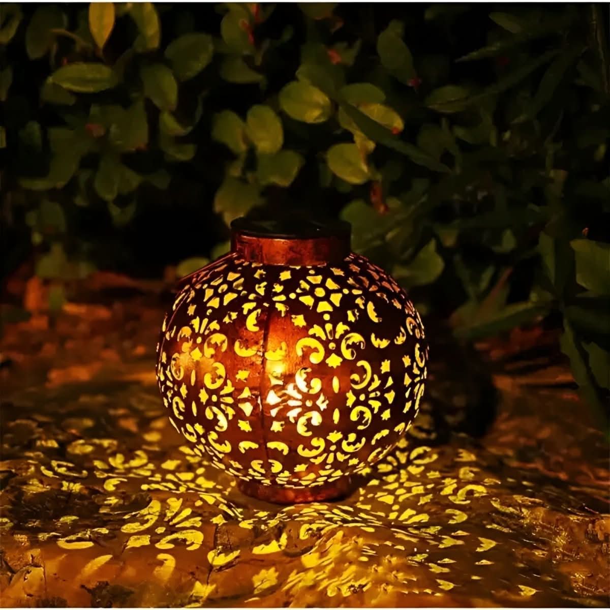 Vintage Globe Solar LED Garden Lantern 1-Light