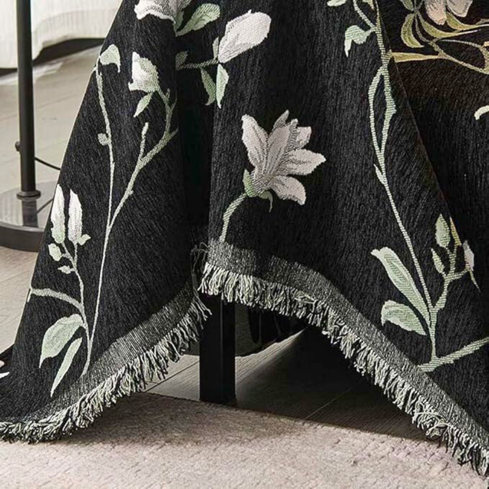 VintageBlüte: Decorative Sofa Cover with Floral Pattern & Elegant Fringes – for Couch & Living Room