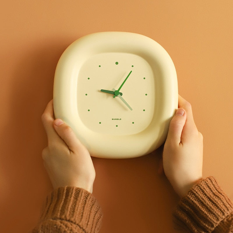 Wall Clock Plastic Kawaii Design Battery Operated