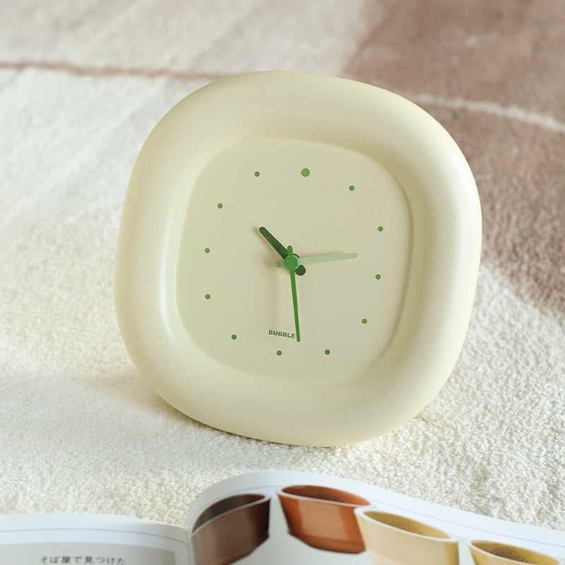 Wall Clock Plastic Kawaii Design Battery Operated