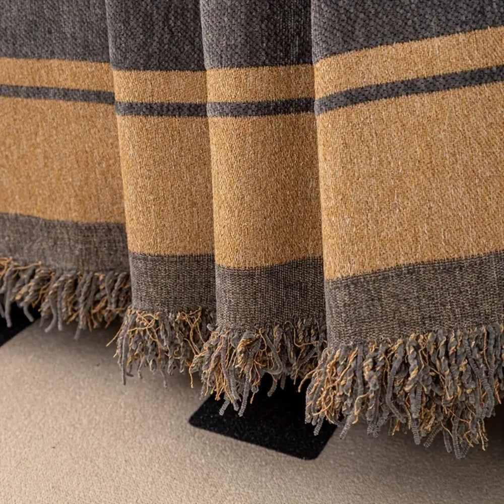 WildLuxe: Chenille Sofa Throw with Tiger Pattern – Stylish Sofa Cover for Living Room & Bedroom