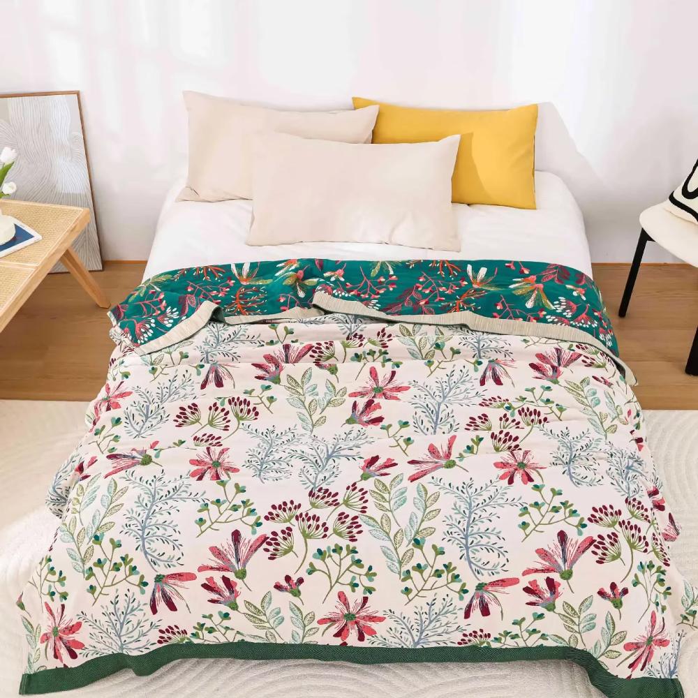 Wildflower Magic: Cotton Blankets Made from Organic Cotton with Fluffy Texture & Stylish Look – for Sofa & Lounge
