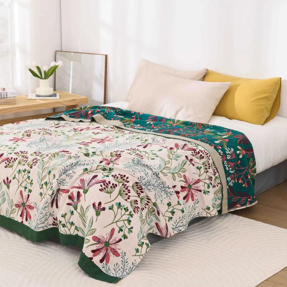 Wildflower Magic: Cotton Blankets Made from Organic Cotton with Fluffy Texture & Stylish Look – for Sofa & Lounge