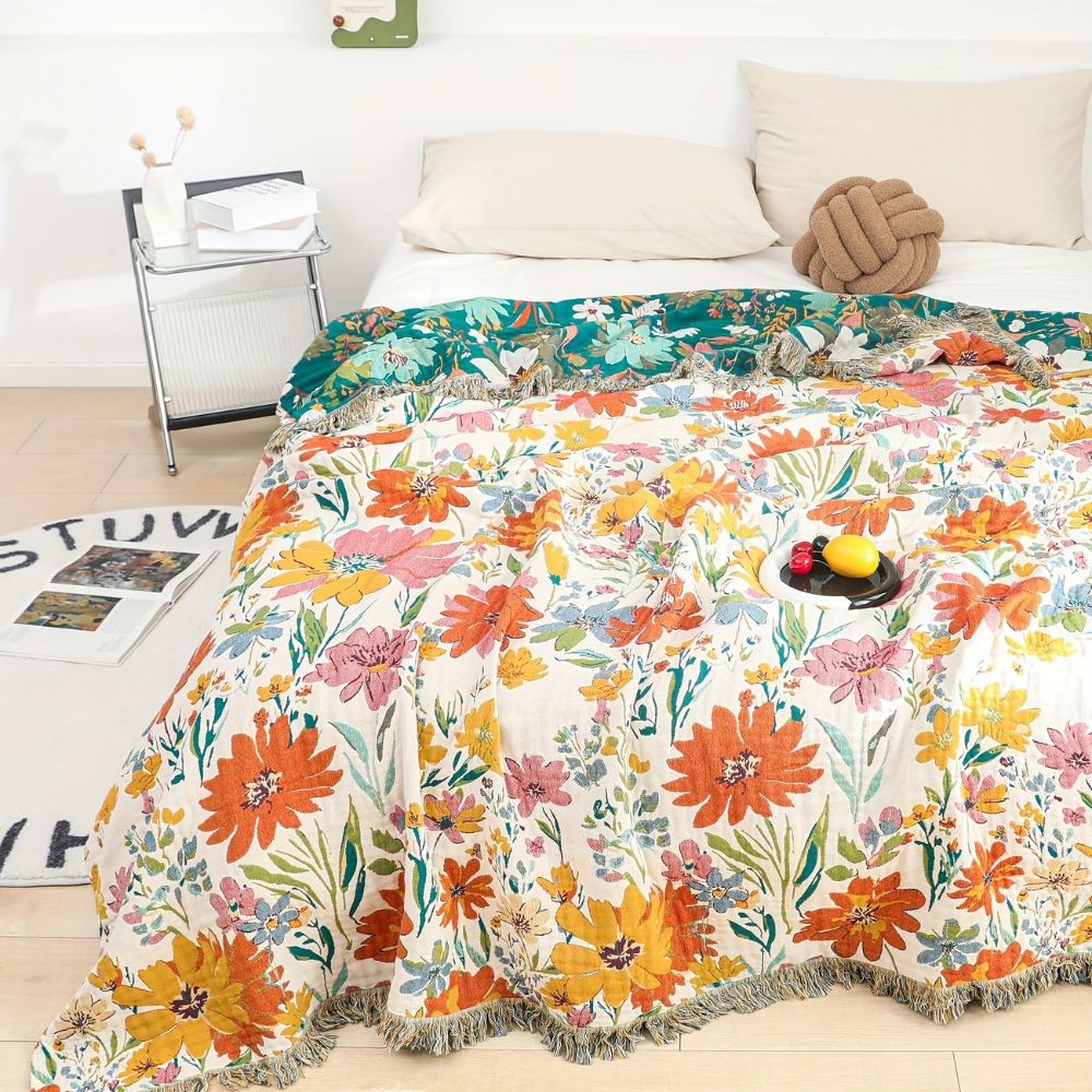 WildBloom: Lightweight Summer Cotton Blanket with Floral Garden Pattern & Breathable Structure – for Bed & Sofa