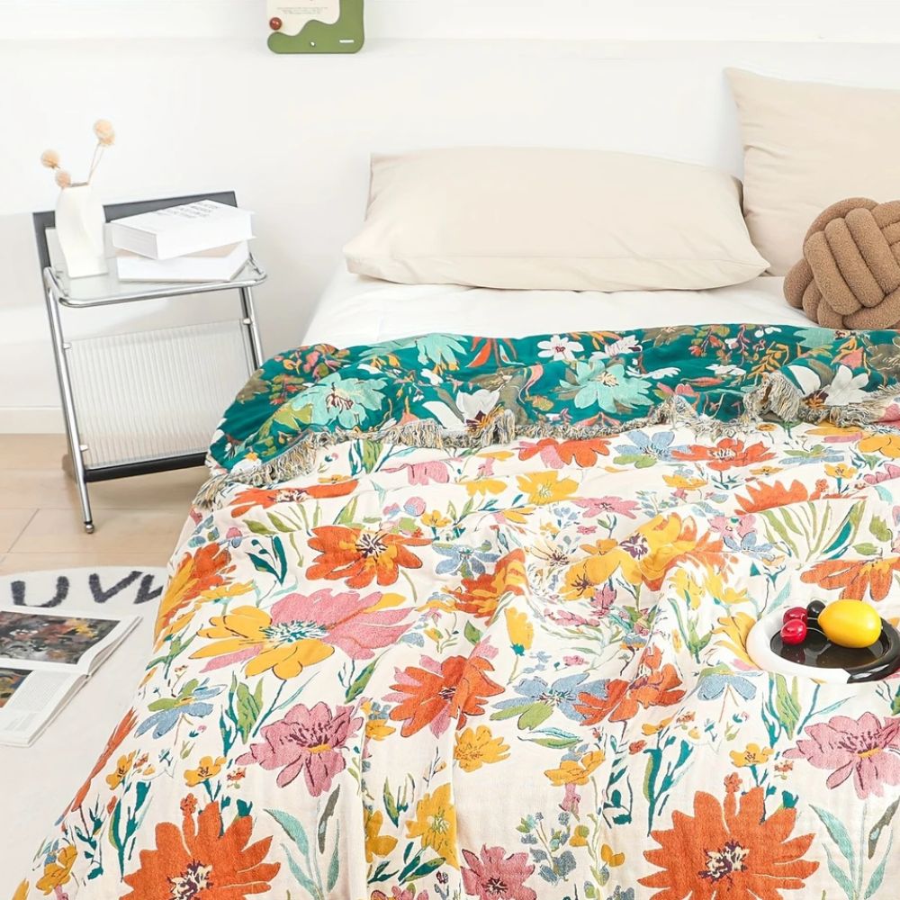 WildBloom: Lightweight Summer Cotton Blanket with Floral Garden Pattern & Breathable Structure – for Bed & Sofa