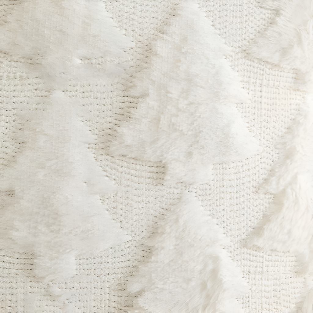 WinterMagic: Fluffy Christmas Pillowcase with Christmas Tree Design – Decorative & Cozy (Set of 2)