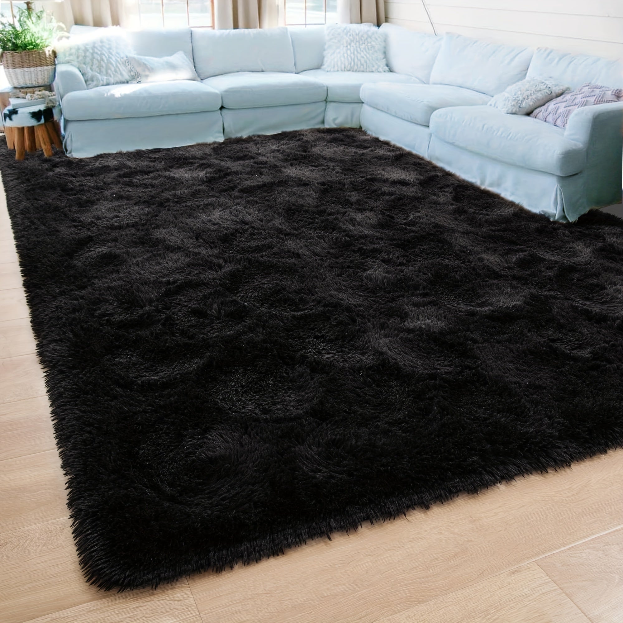 WohnGlanz: Modern Large Rectangular Black Carpet – Durable for Heavily Used Living Areas