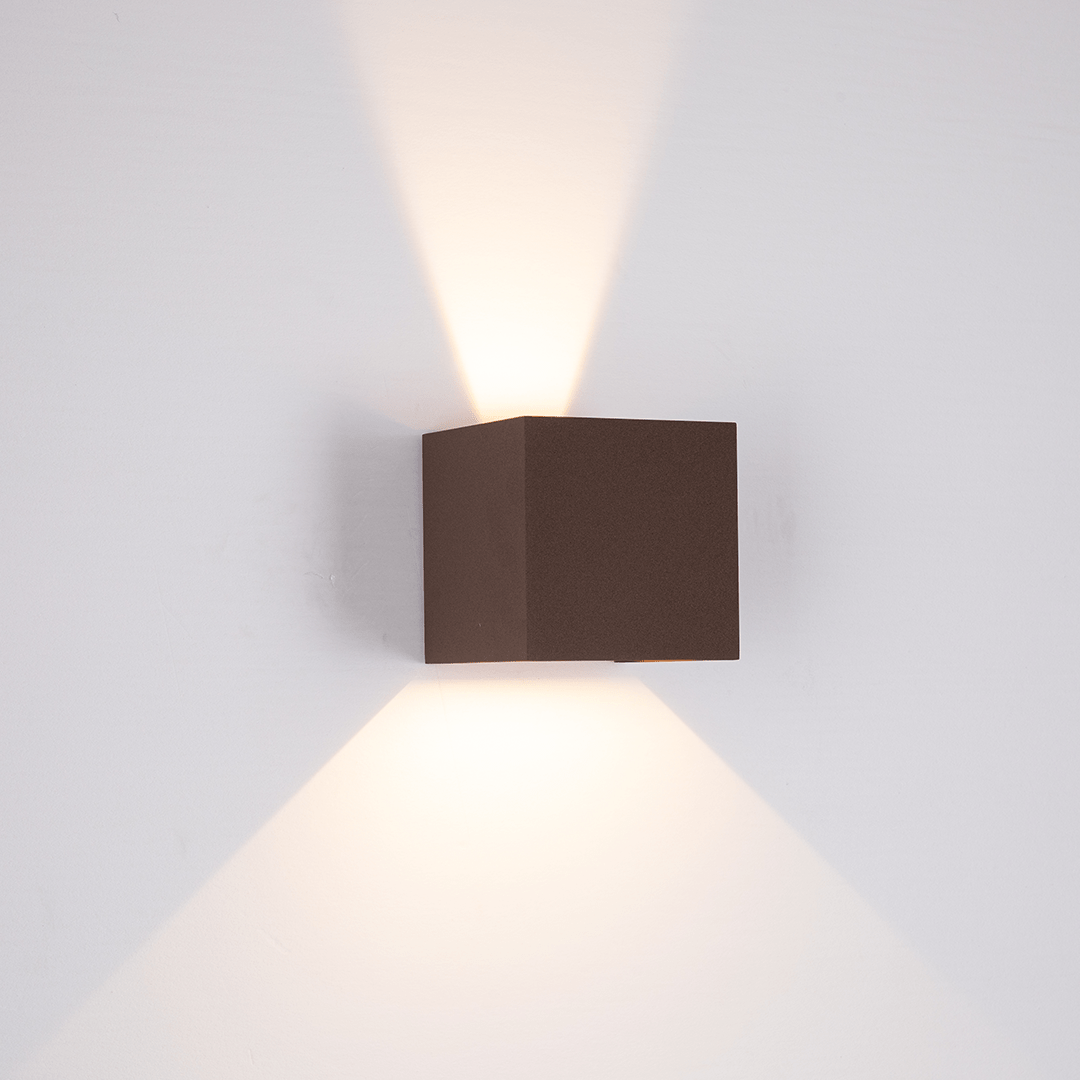 Xeno LED Wall Light | Adjustable Flaps, Warm White Light