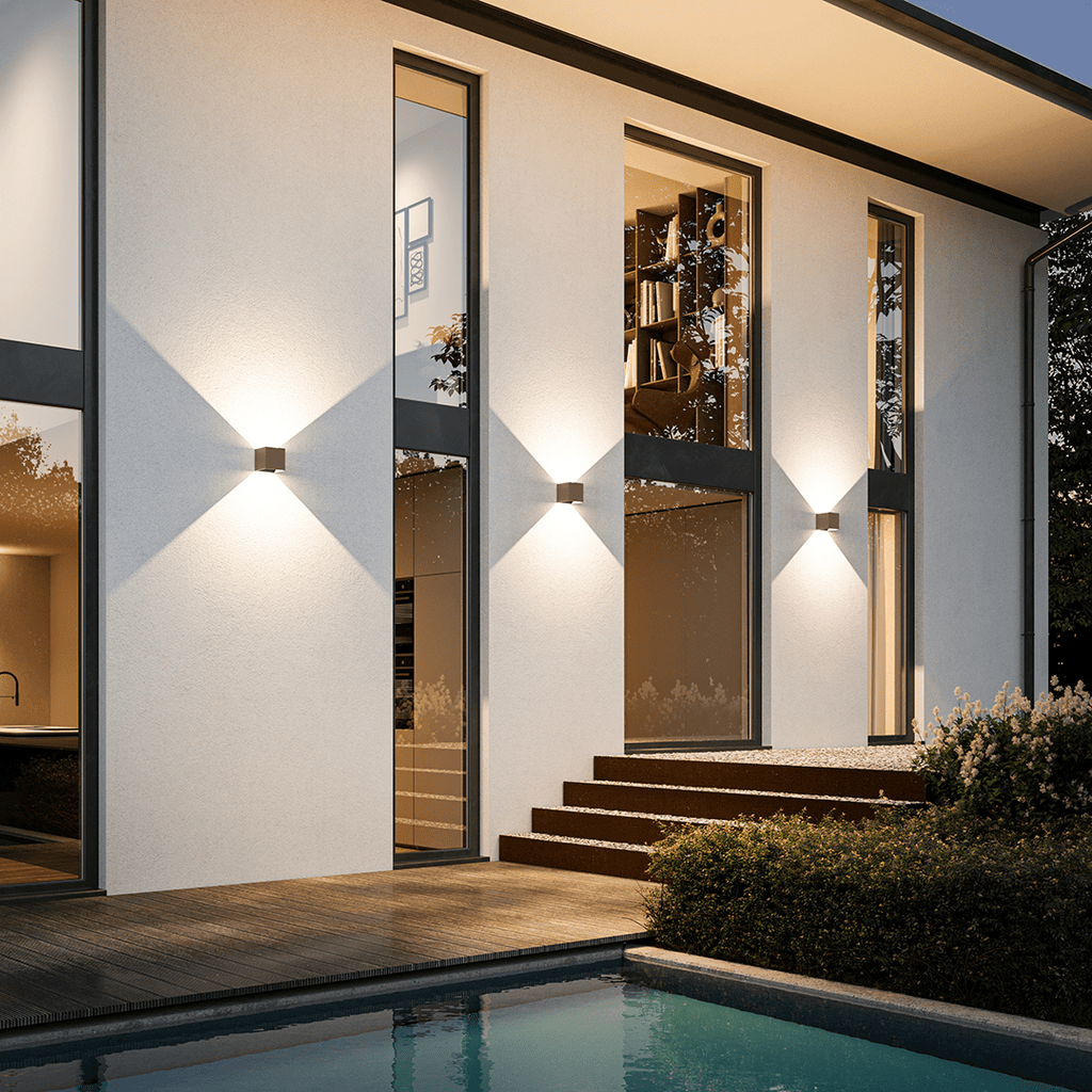 Xeno LED Wall Light | Adjustable Flaps, Warm White Light