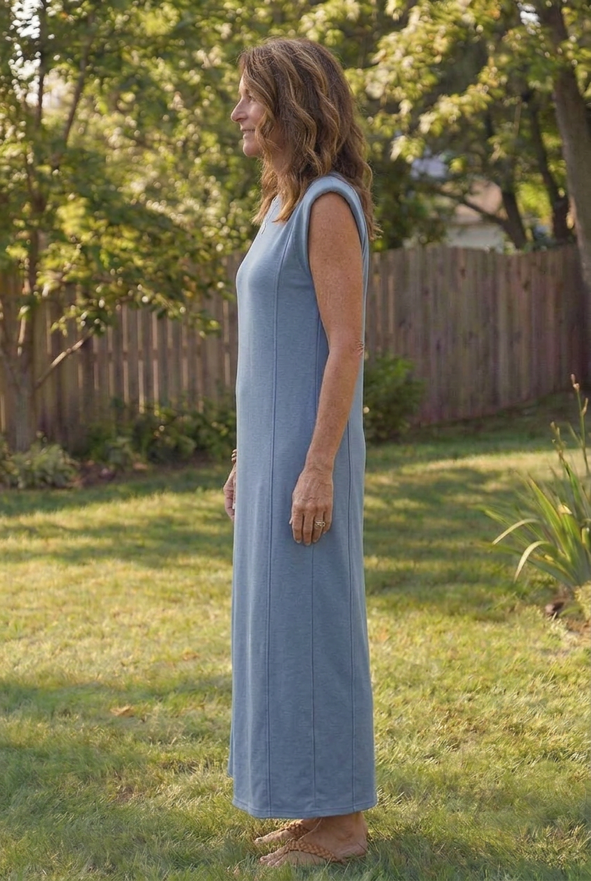Effortless Maxi Dress for Women Sleeveless Crew-Neck Fitted