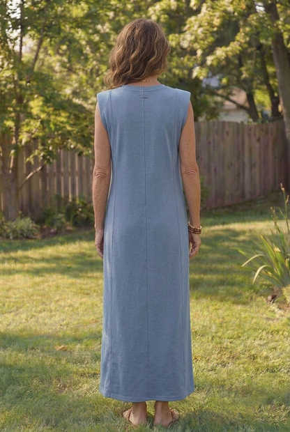 Effortless Maxi Dress for Women Sleeveless Crew-Neck Fitted