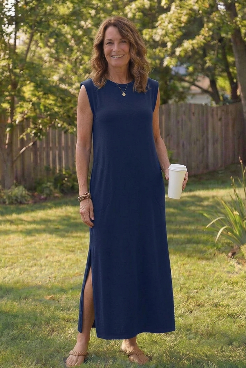 Effortless Maxi Dress for Women Sleeveless Crew-Neck Fitted