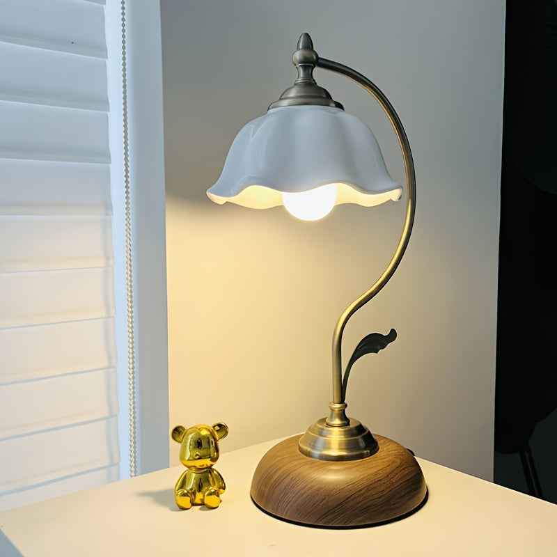 Bela Vintage Table Lamp | Antique Brass, USB Powered Floral Shade