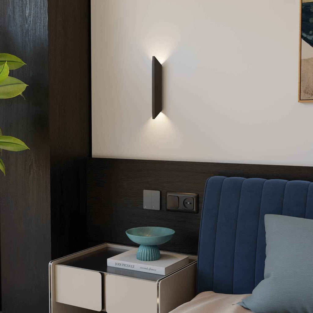 Aero Wall Light | LED Up-and-Down, Warm White 2700K