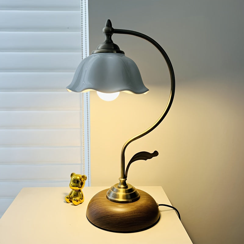 Bela Vintage Table Lamp | Antique Brass, USB Powered Floral Shade