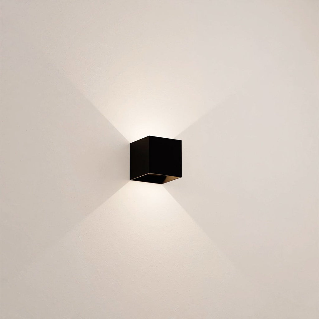 Xeno LED Wall Light | Adjustable Flaps, Warm White Light
