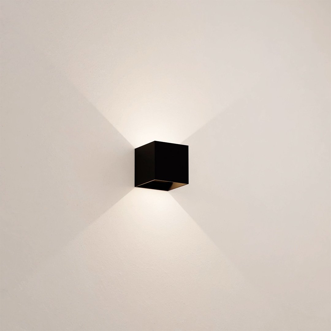 Xeno LED Wall Light | Adjustable Flaps, Warm White Light