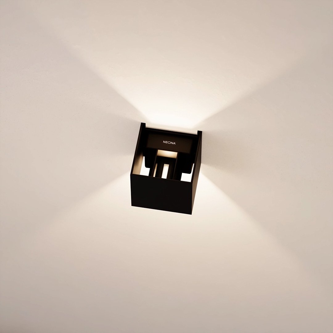Xeno LED Wall Light | Adjustable Flaps, Warm White Light