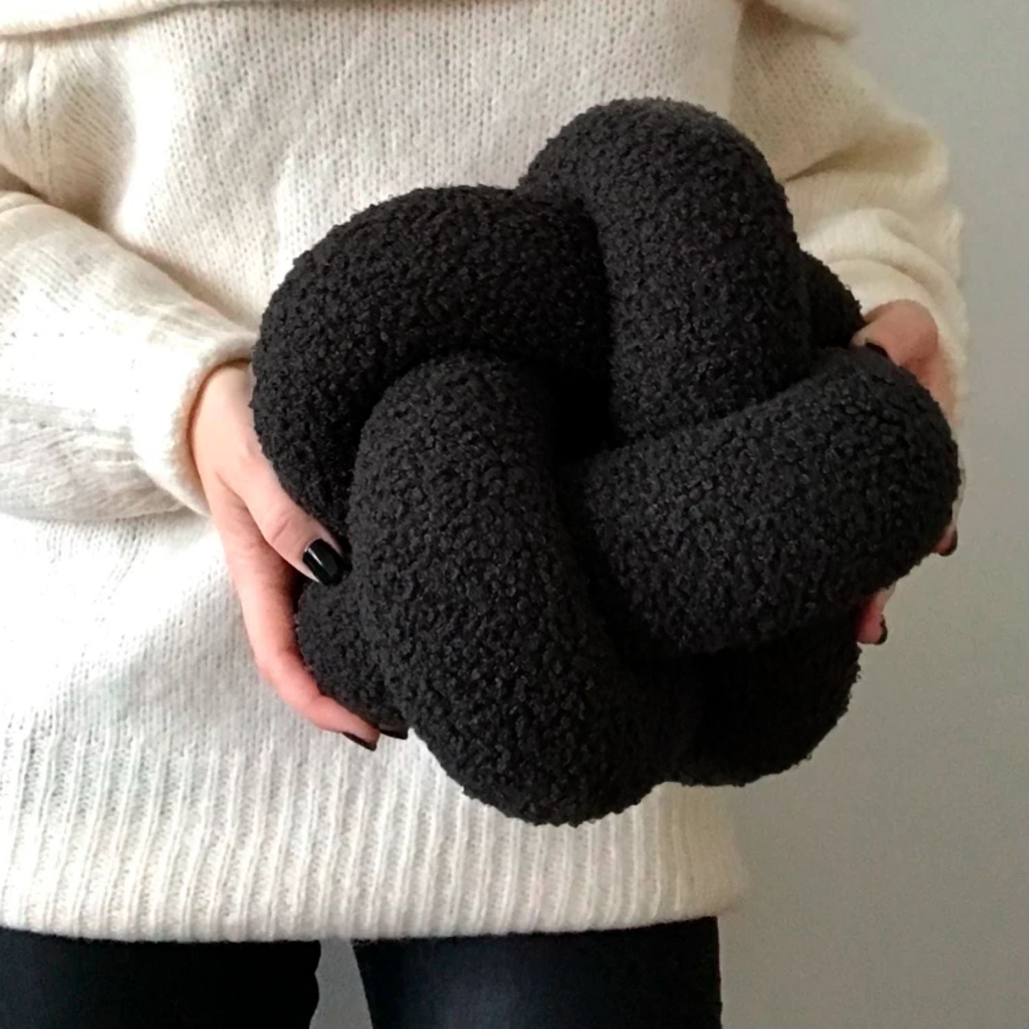 Bela Knot Cushion | Soft Bouclé Texture, 30 cm Diameter