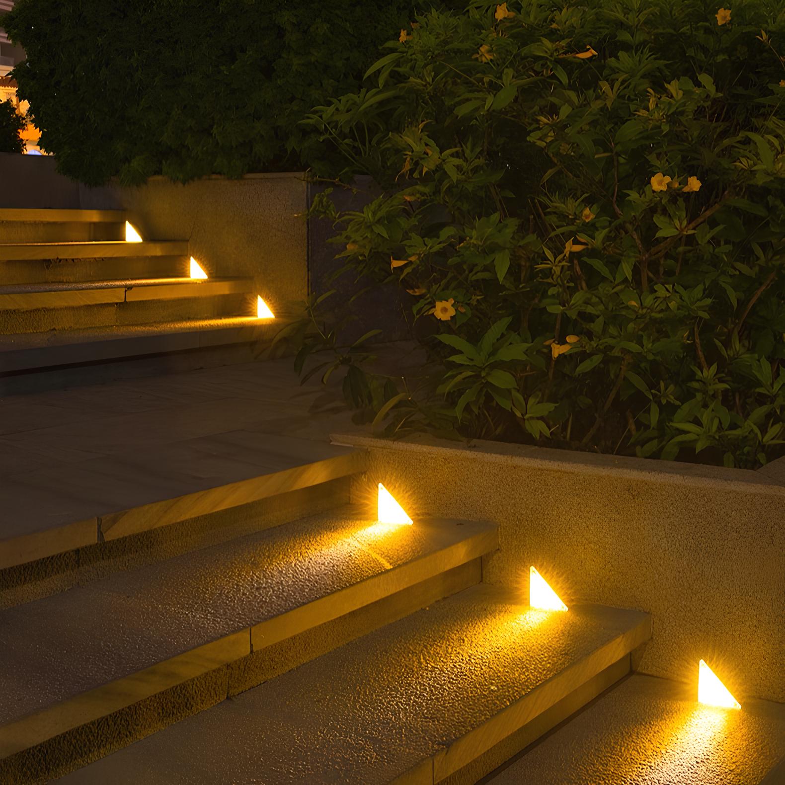 Solvina – Solar LED Trap Lamps for Garden