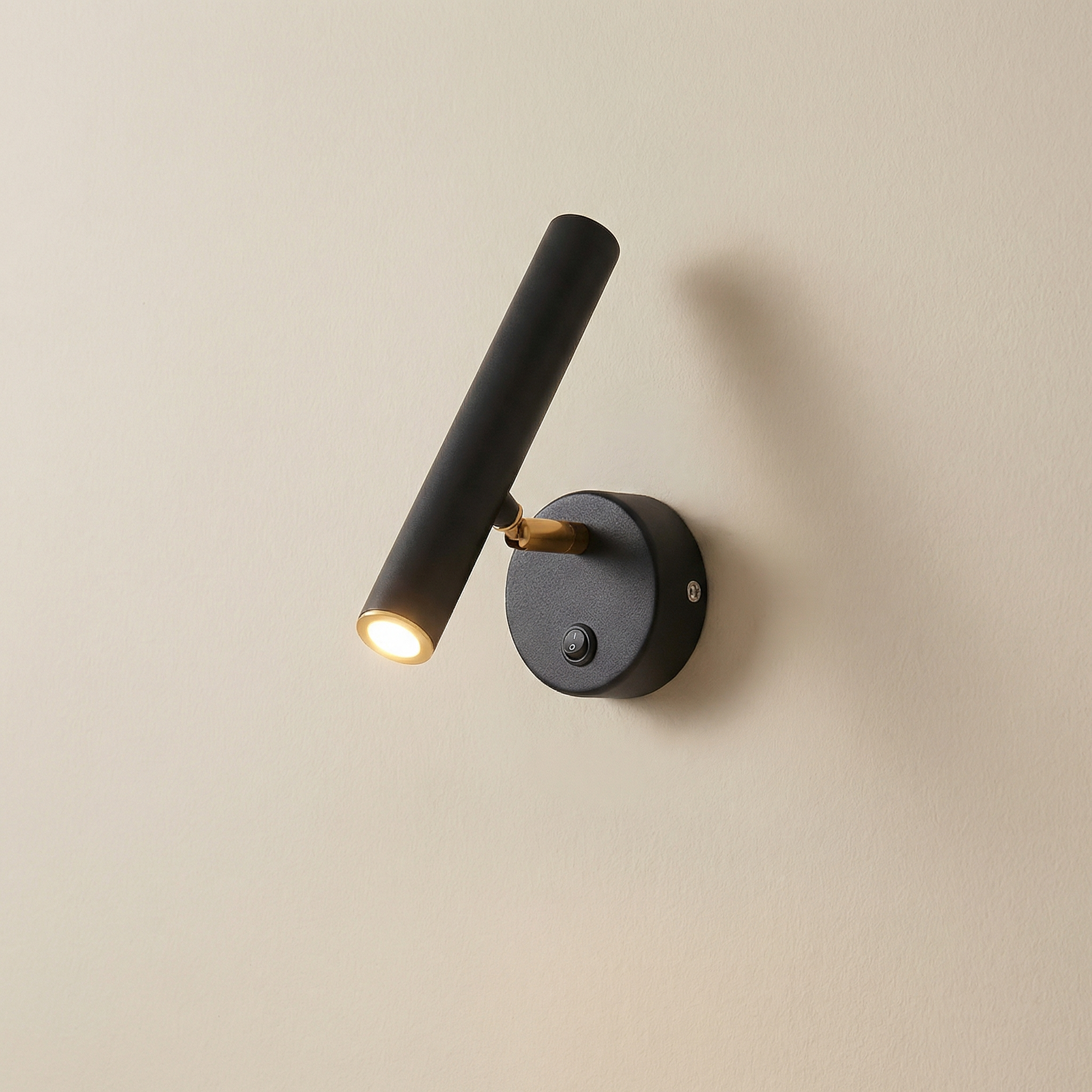 Slender Adjustable Wall Lamp with Integrated LED, Black Finish – Modern Sconce Light for Indoor Spaces