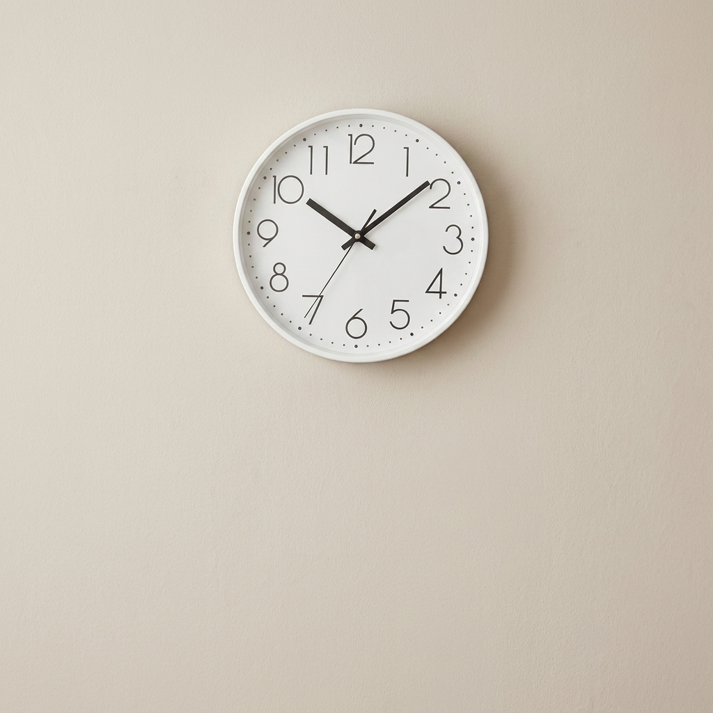 Wall Clock Battery Operated Plastic Frame Glass Cover Indoor Use
