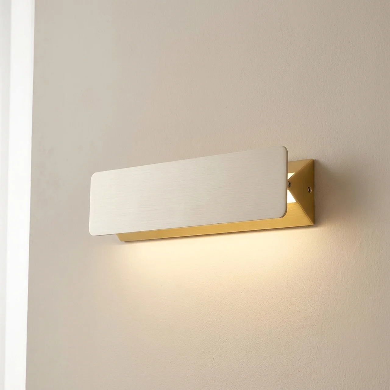 Indoor Wall Lamp LED Rotatable Metal Acrylic Wall Light Warm and Cool Light