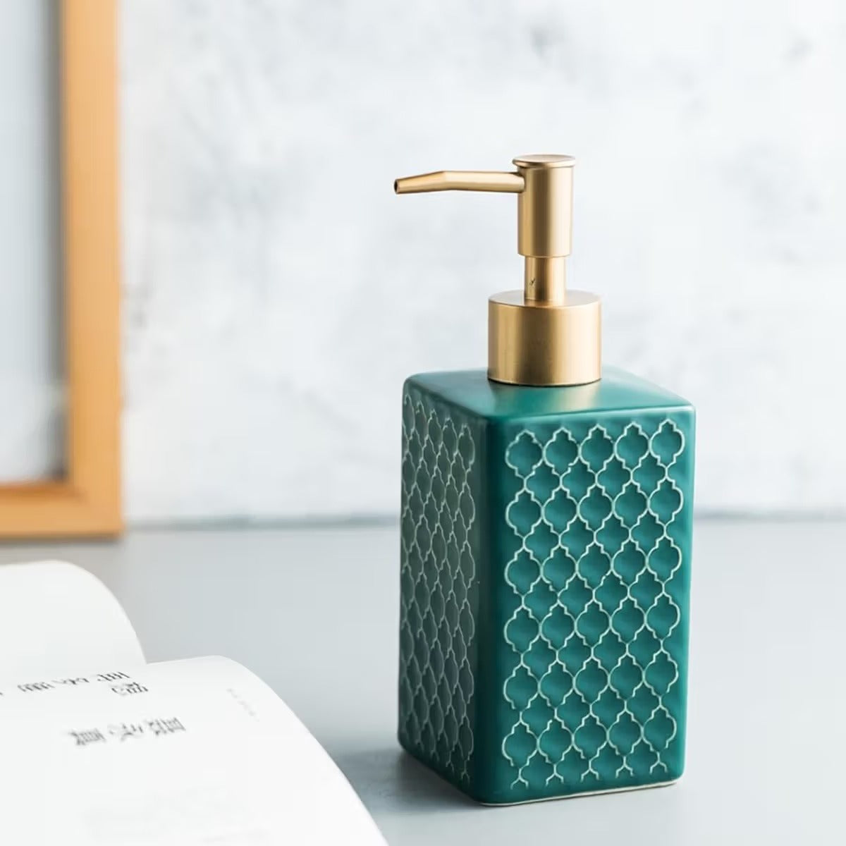 Ceramic Soap Dispenser Ceramic Plaid Design Gold Press Pump