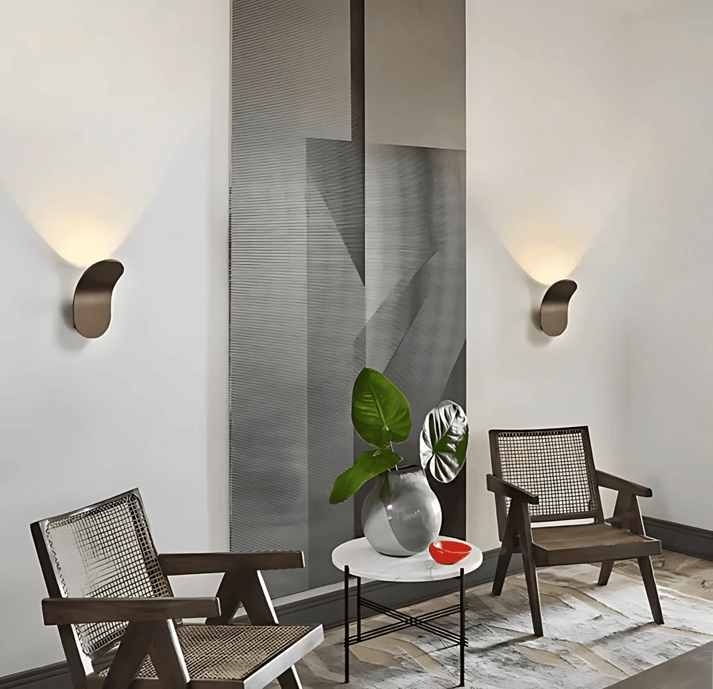 Brushed Metal Wall Light – Sleek Minimalist Design for Elegant Spaces
