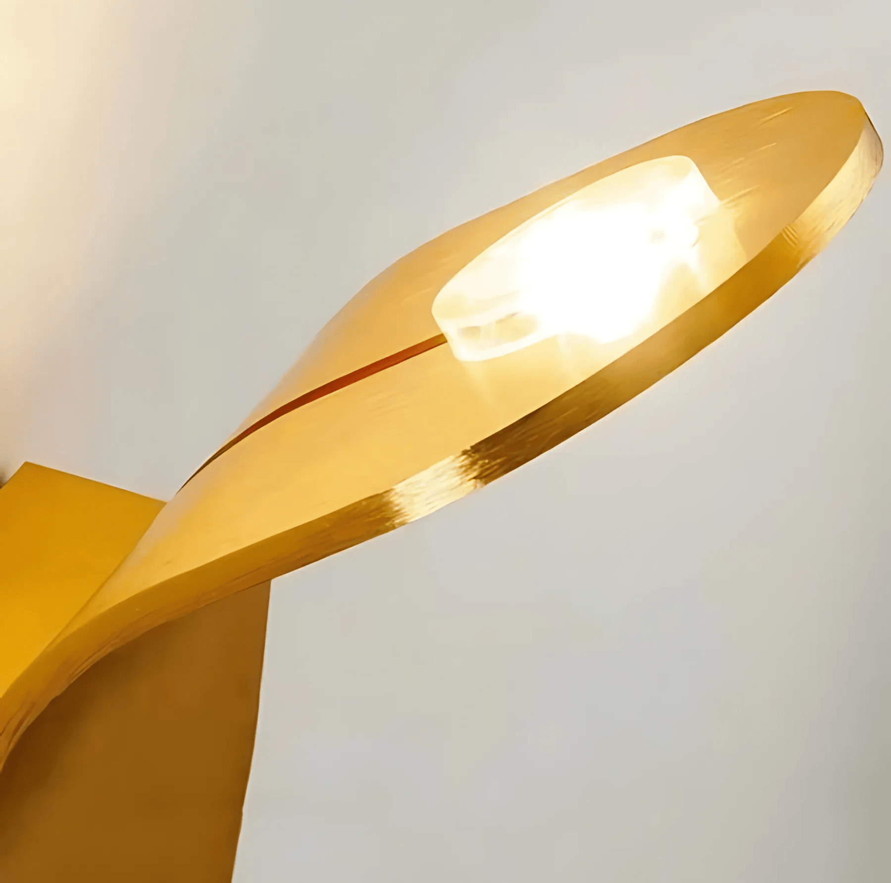 Brushed Metal Wall Light – Sleek Minimalist Design for Elegant Spaces