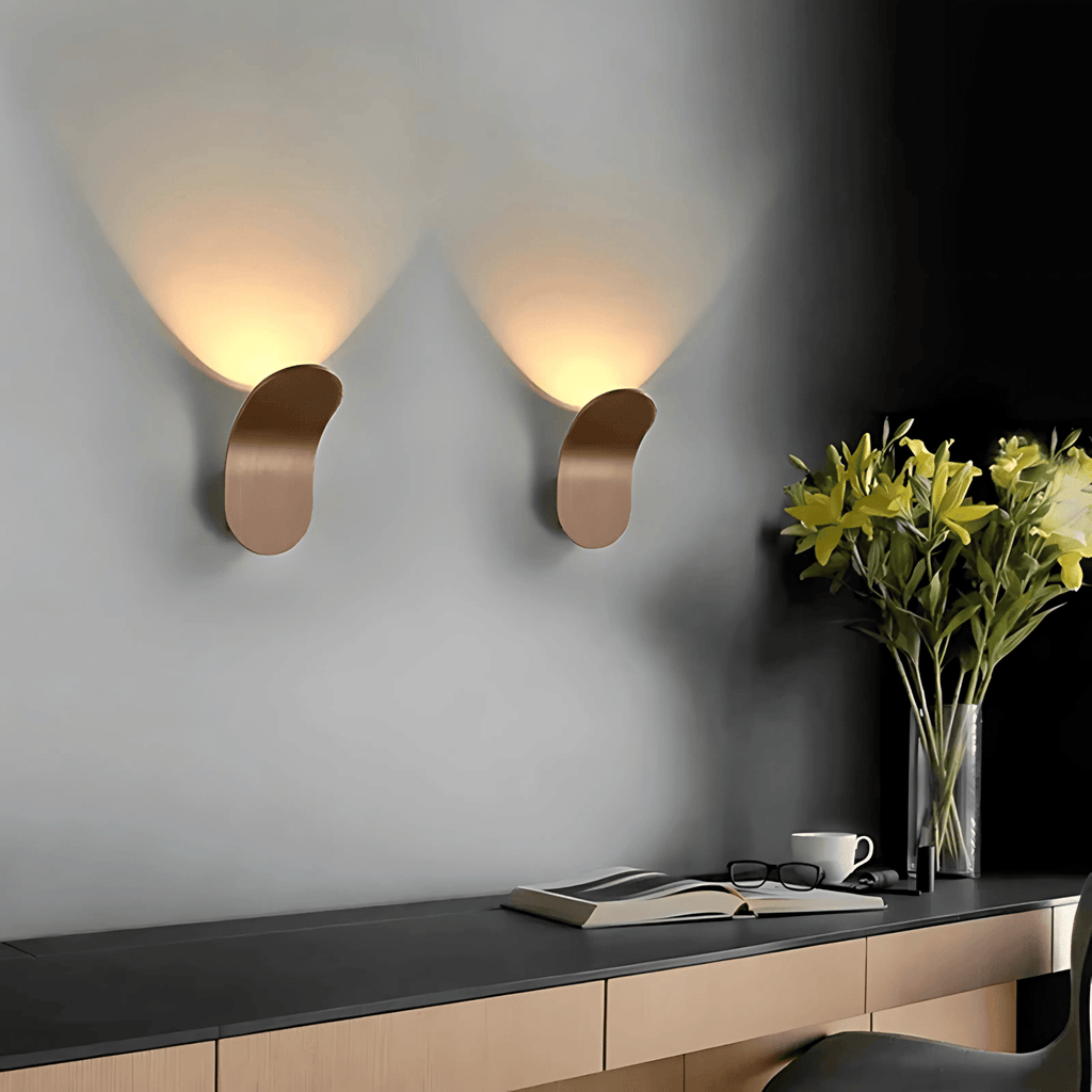 Brushed Metal Wall Light – Sleek Minimalist Design for Elegant Spaces