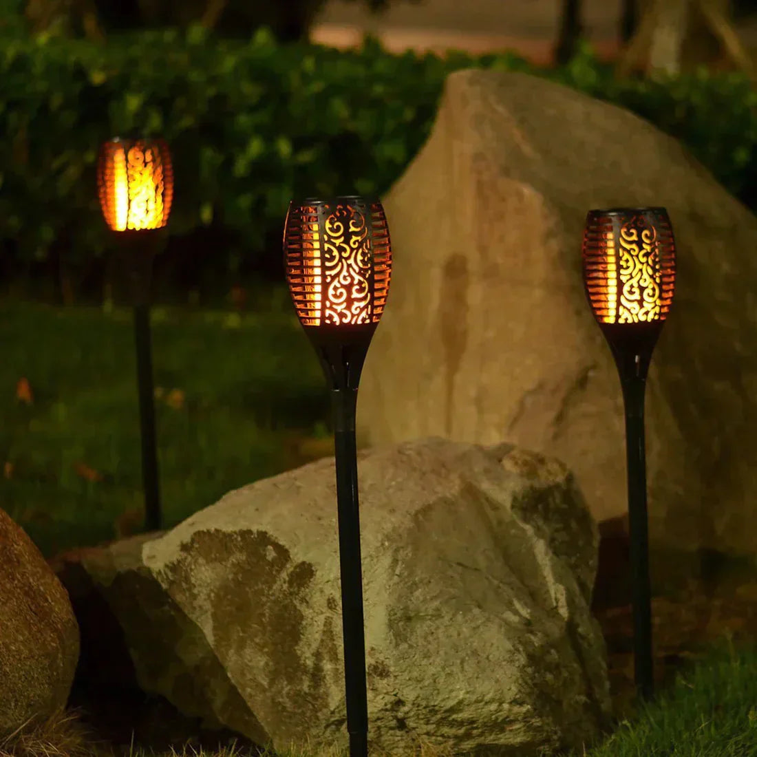 Nivera – Solar Garden Path Lamp for Ambient Lighting
