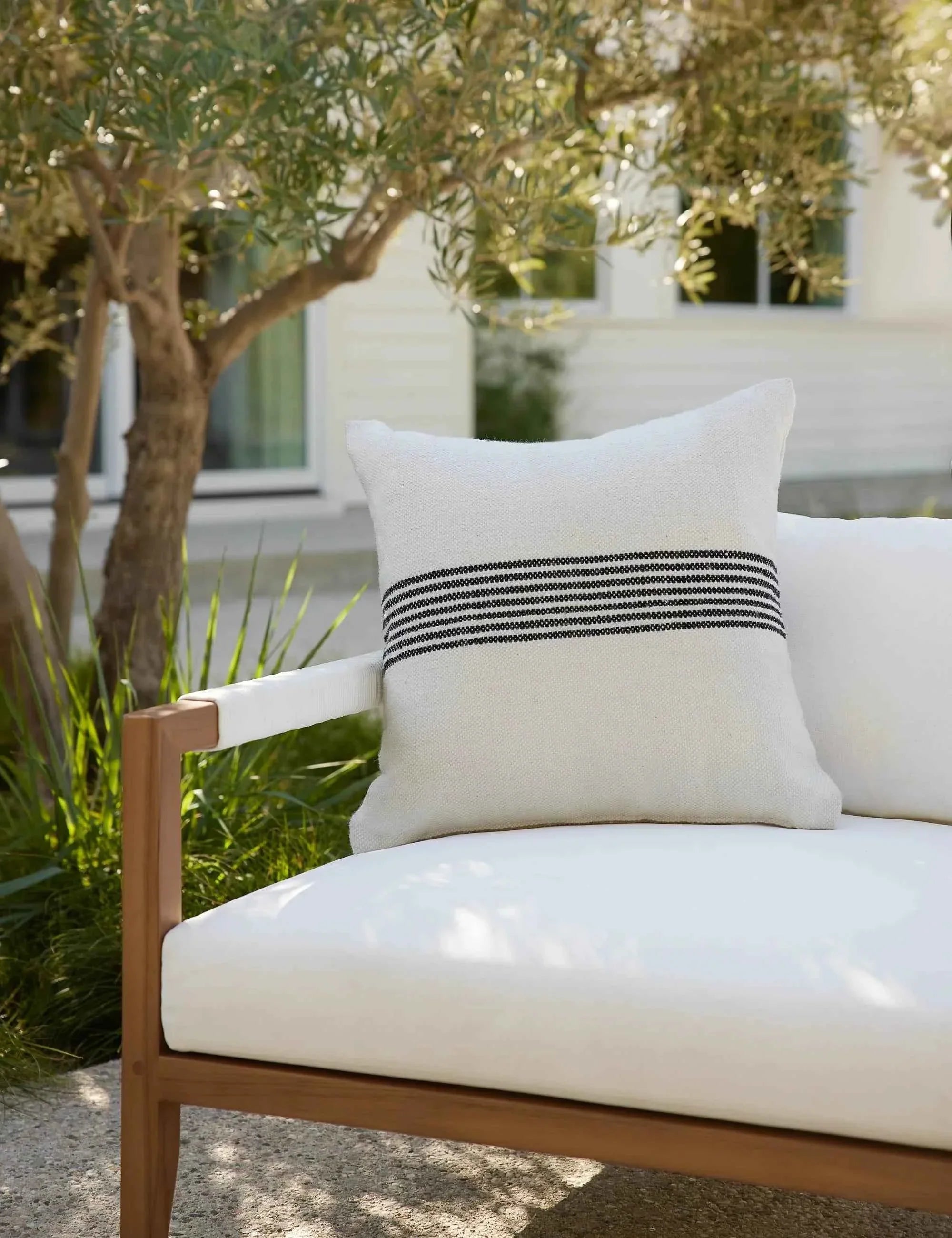 Kairo Indoor/Outdoor Pillow | Classic Stripe Design, Versatile Decor