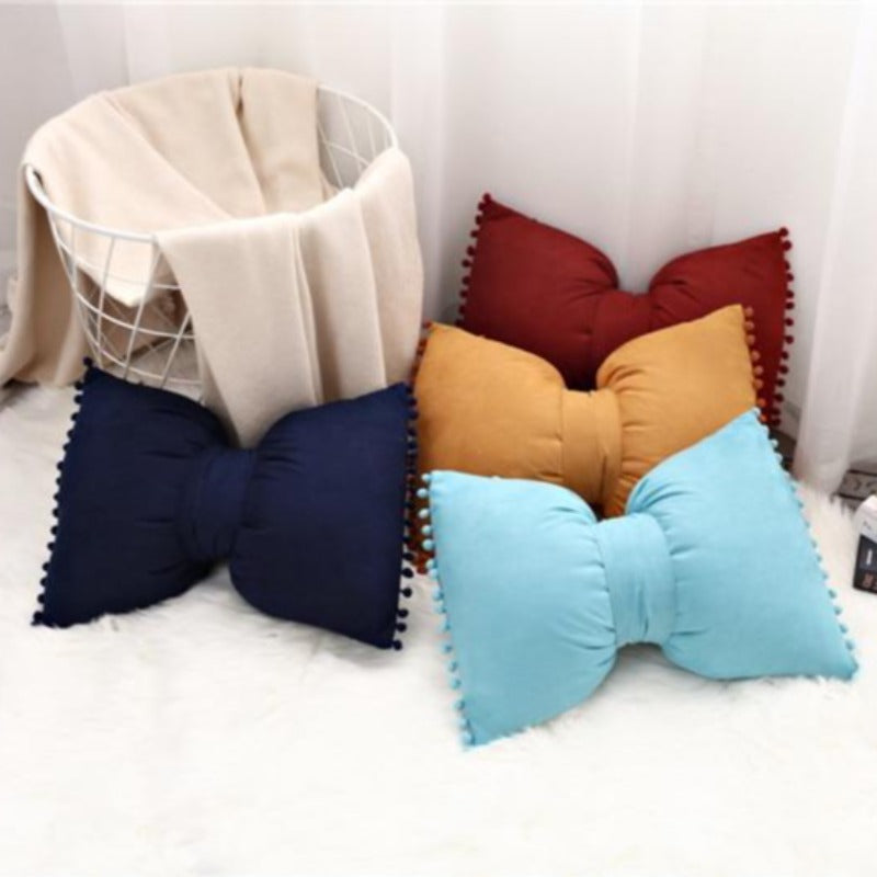 Cirelia - Knitted Decorative Pillow as an Ornamental Accent